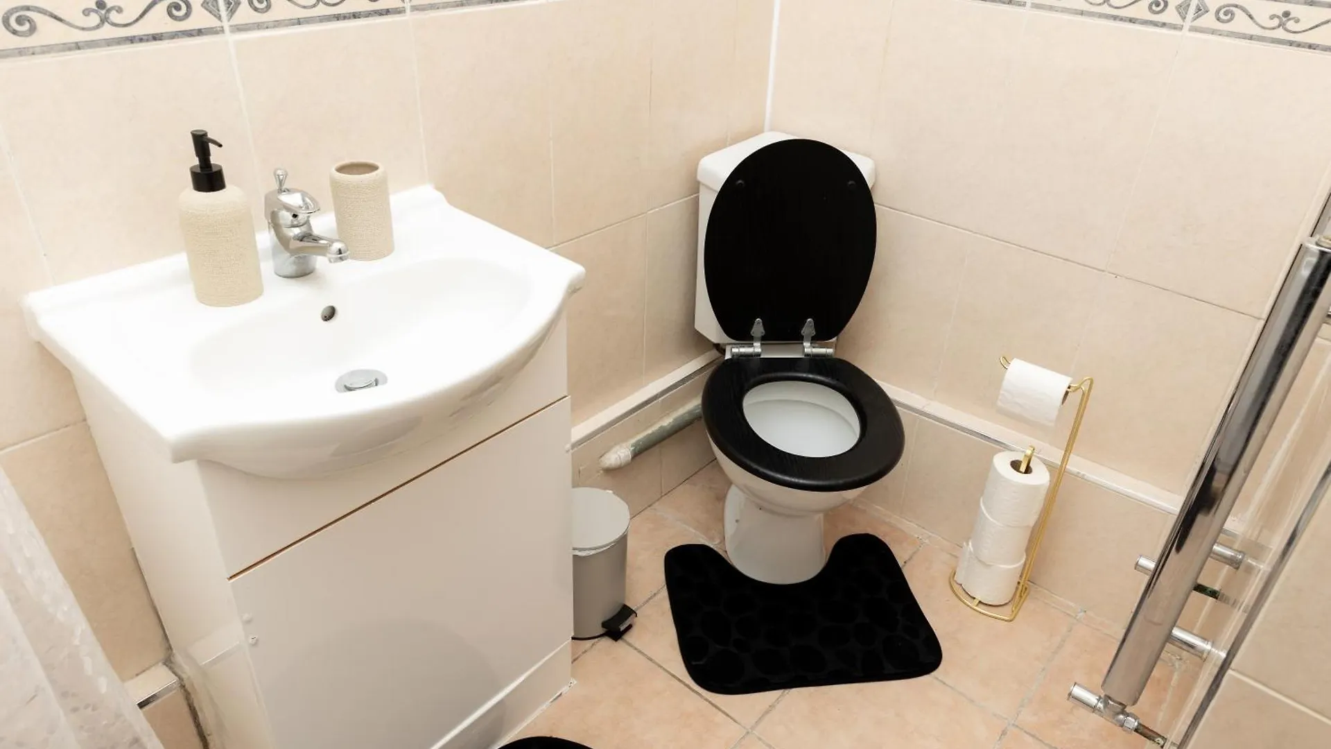 Cosy Turkey Oak Flat In Hackney Apartment London 0*,  United Kingdom