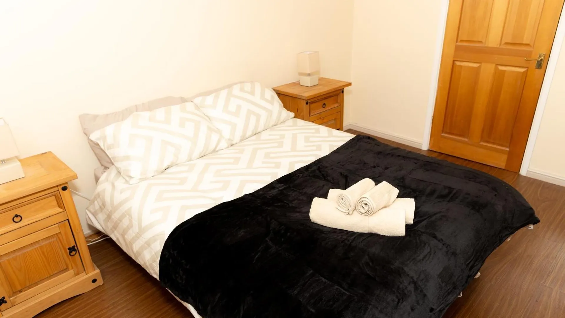 Cosy Turkey Oak Flat In Hackney Apartment London